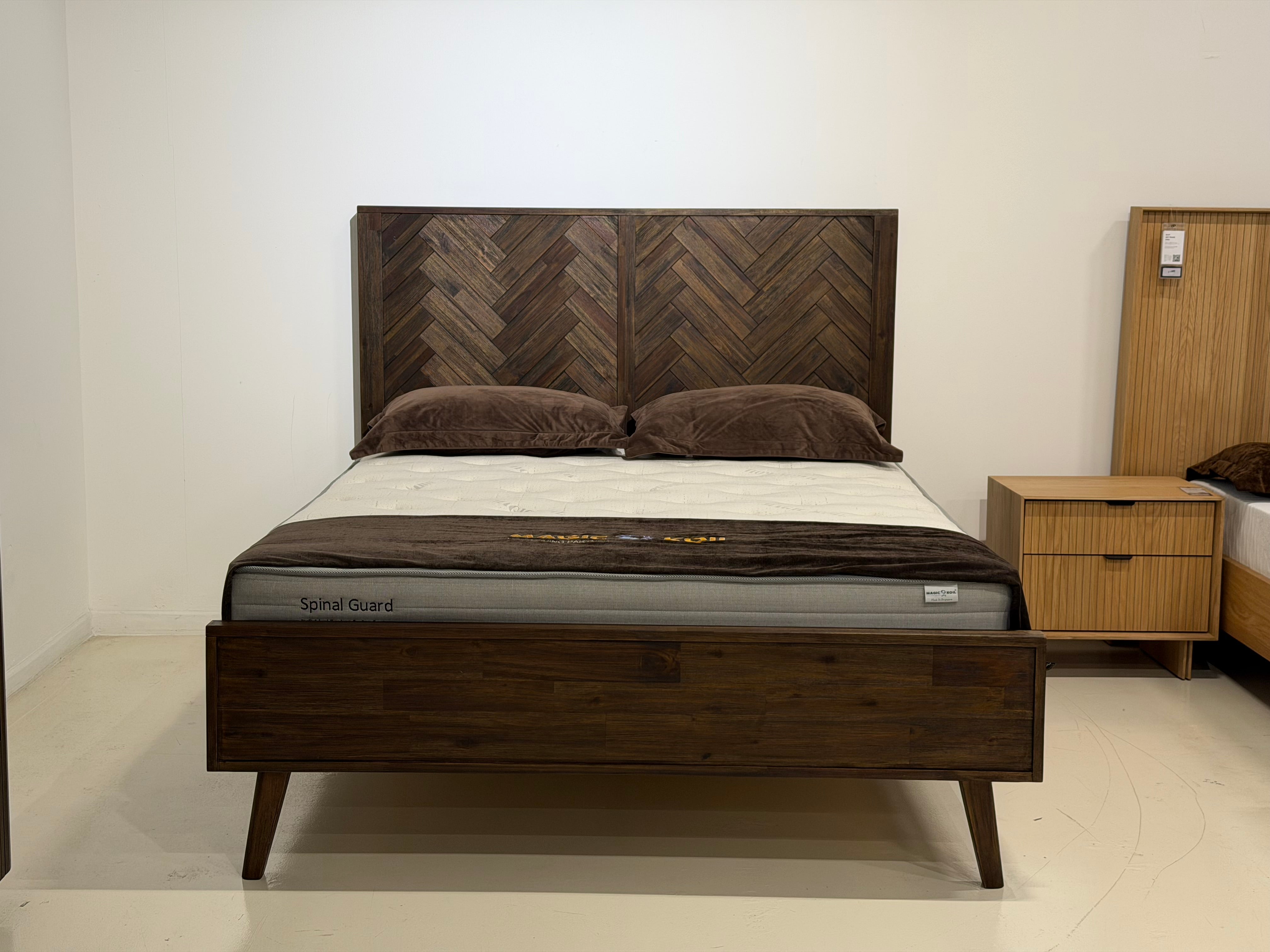 Austin Wood Bed Frame, Queen
