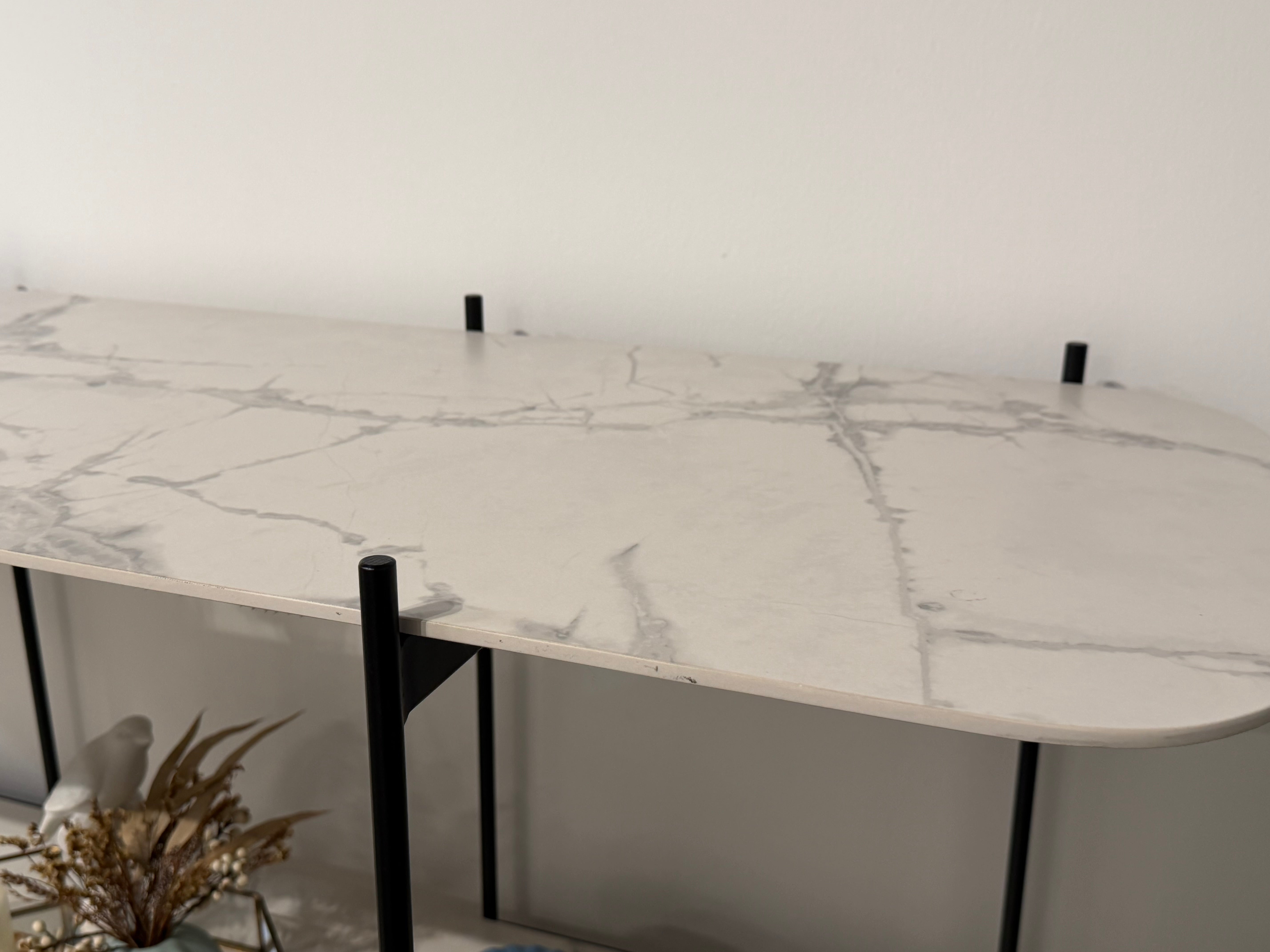 Giovanni Shelf, Sintered Stone