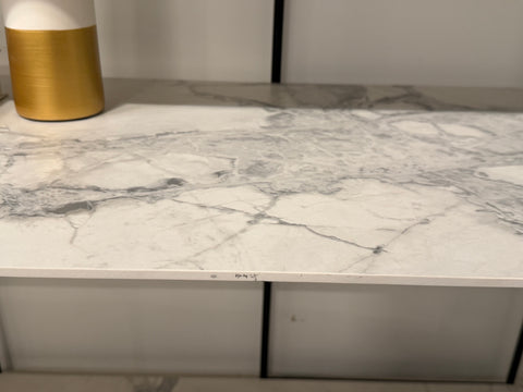 Giovanni Shelf, Sintered Stone