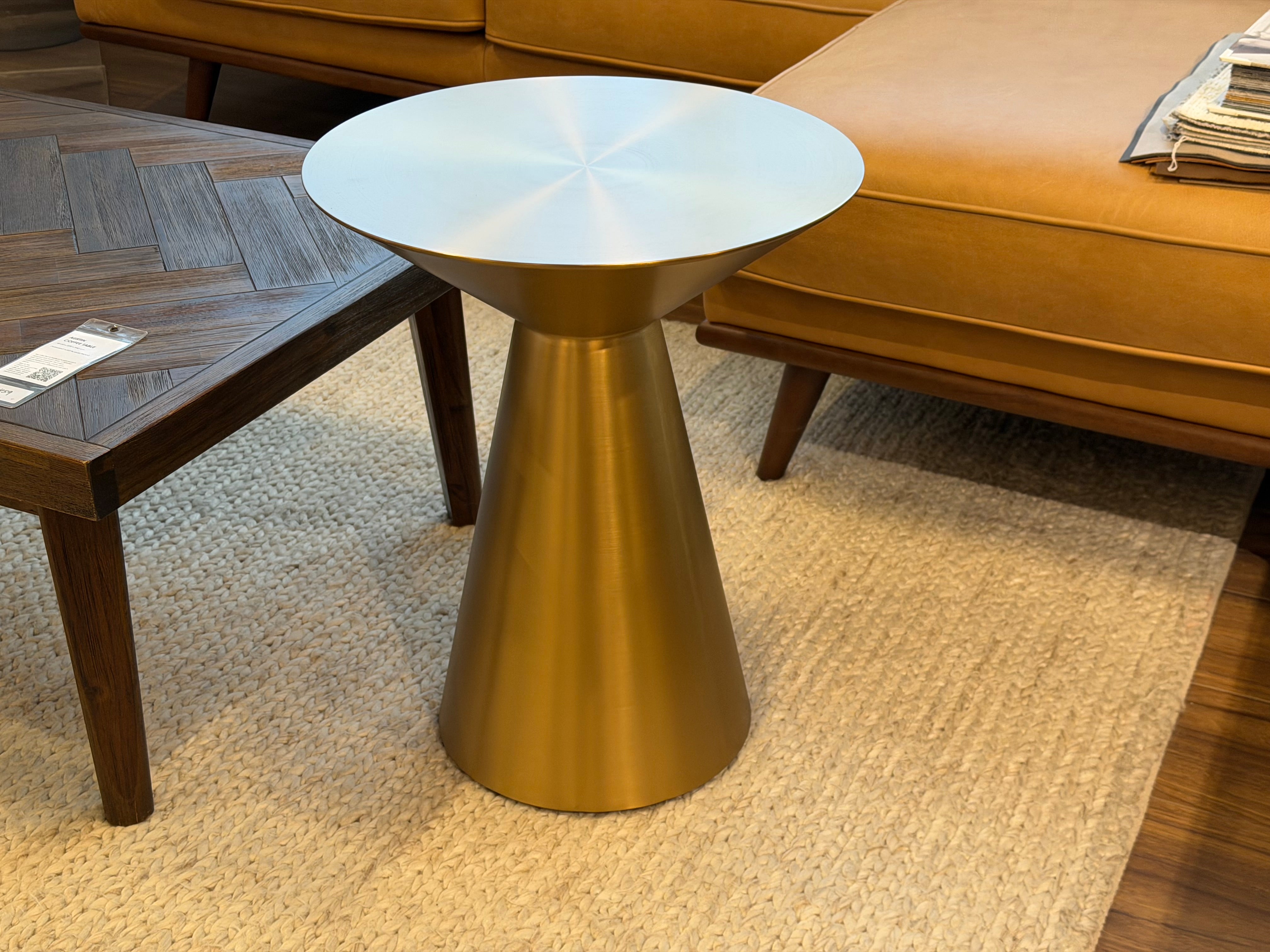 Xander Side Table (Matte)