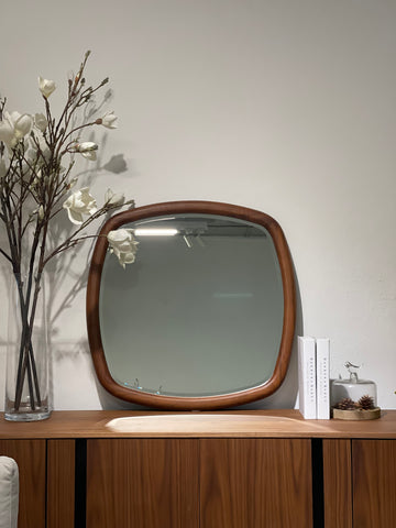 Quadrus Mirror