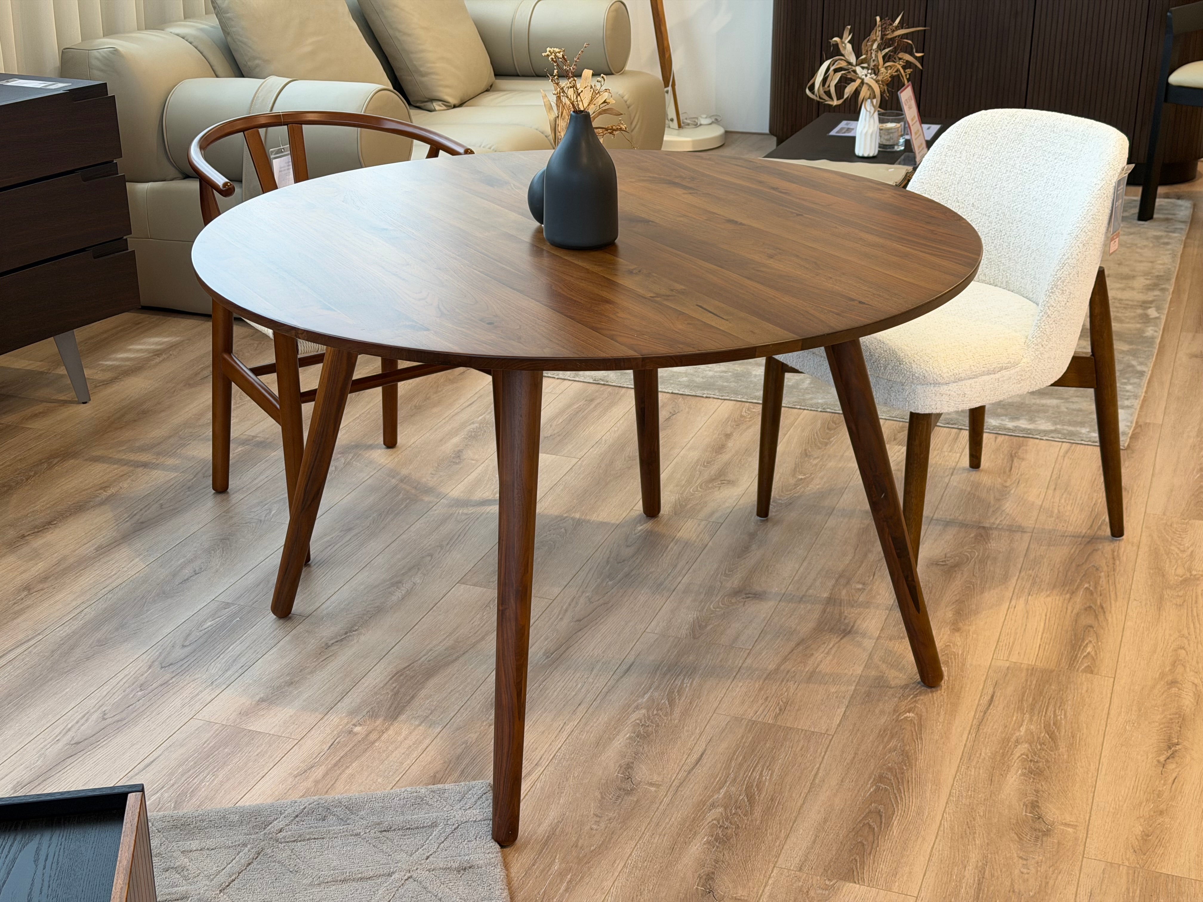 Axel Round Solid Wood Dining Table (120cm), American Black Walnut